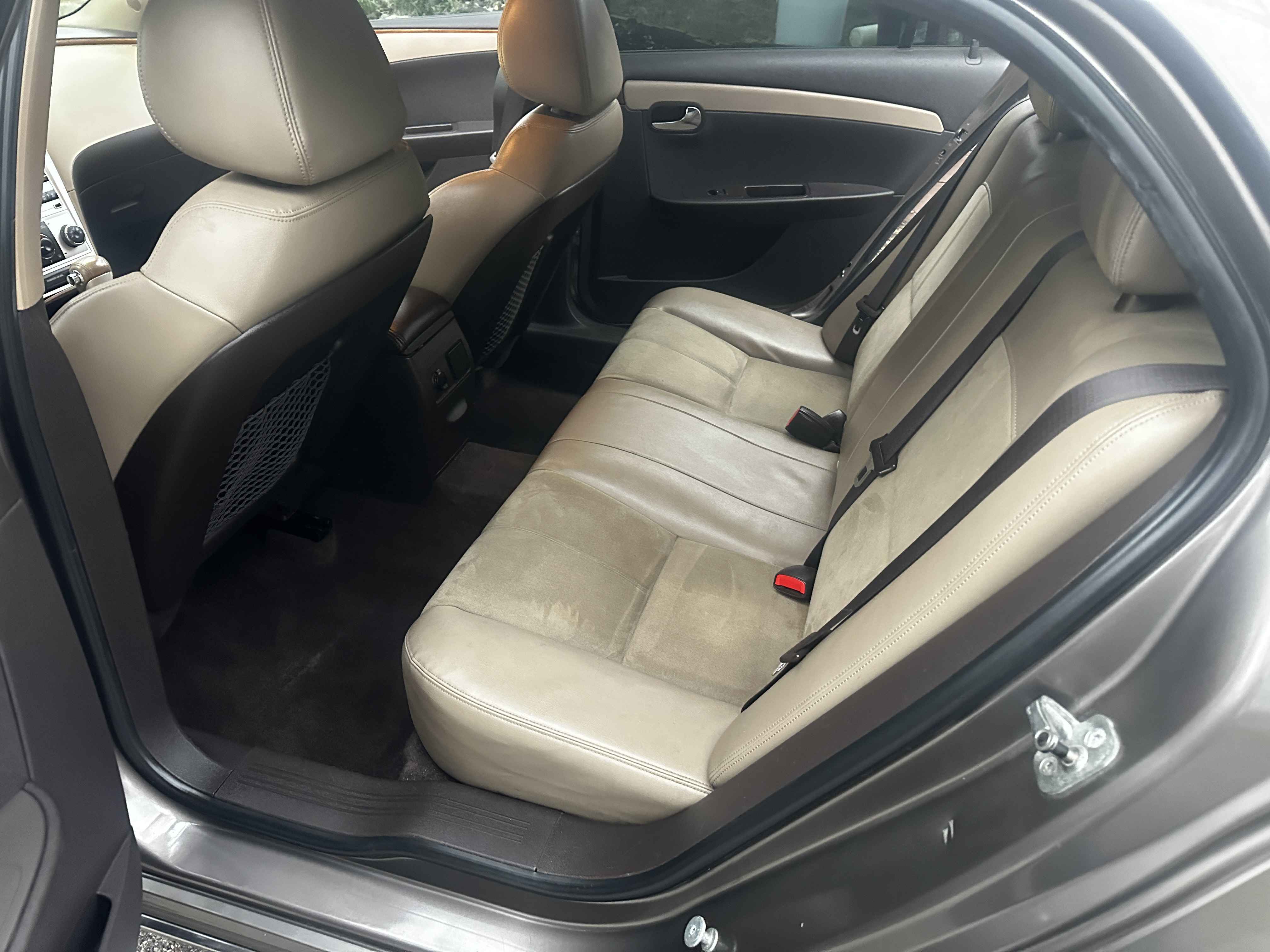 Chevy Malibu clean interior