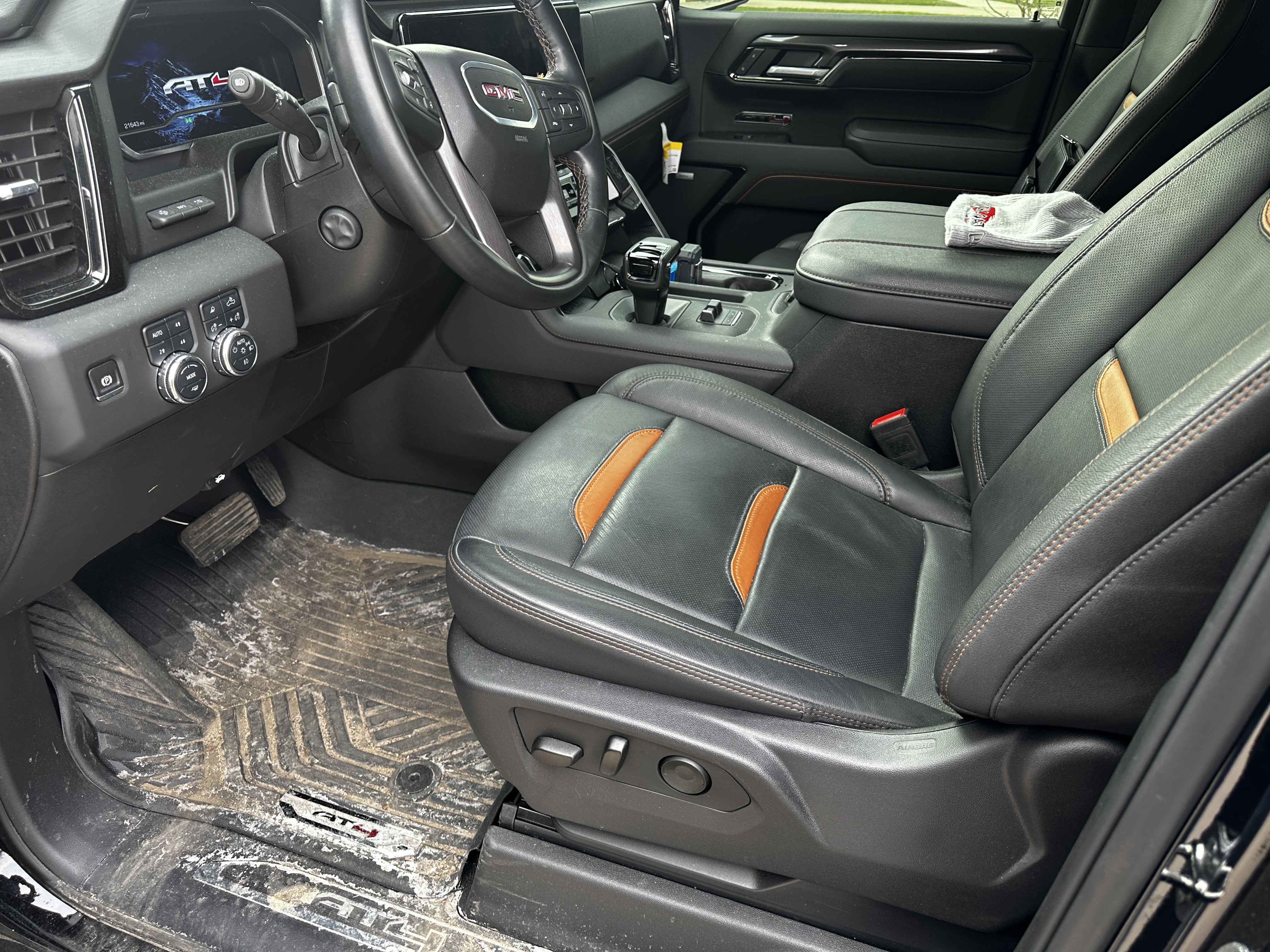 GMC Sierra interior detail